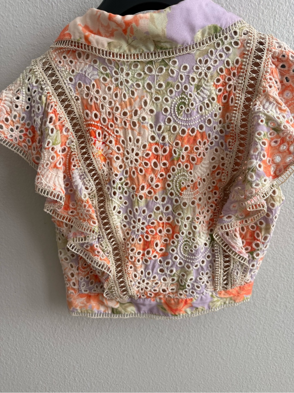 Alice + Olivia Orange Lavender Floral Eyelet Ruffle Blouse size 2 - Picture 3 of 5
